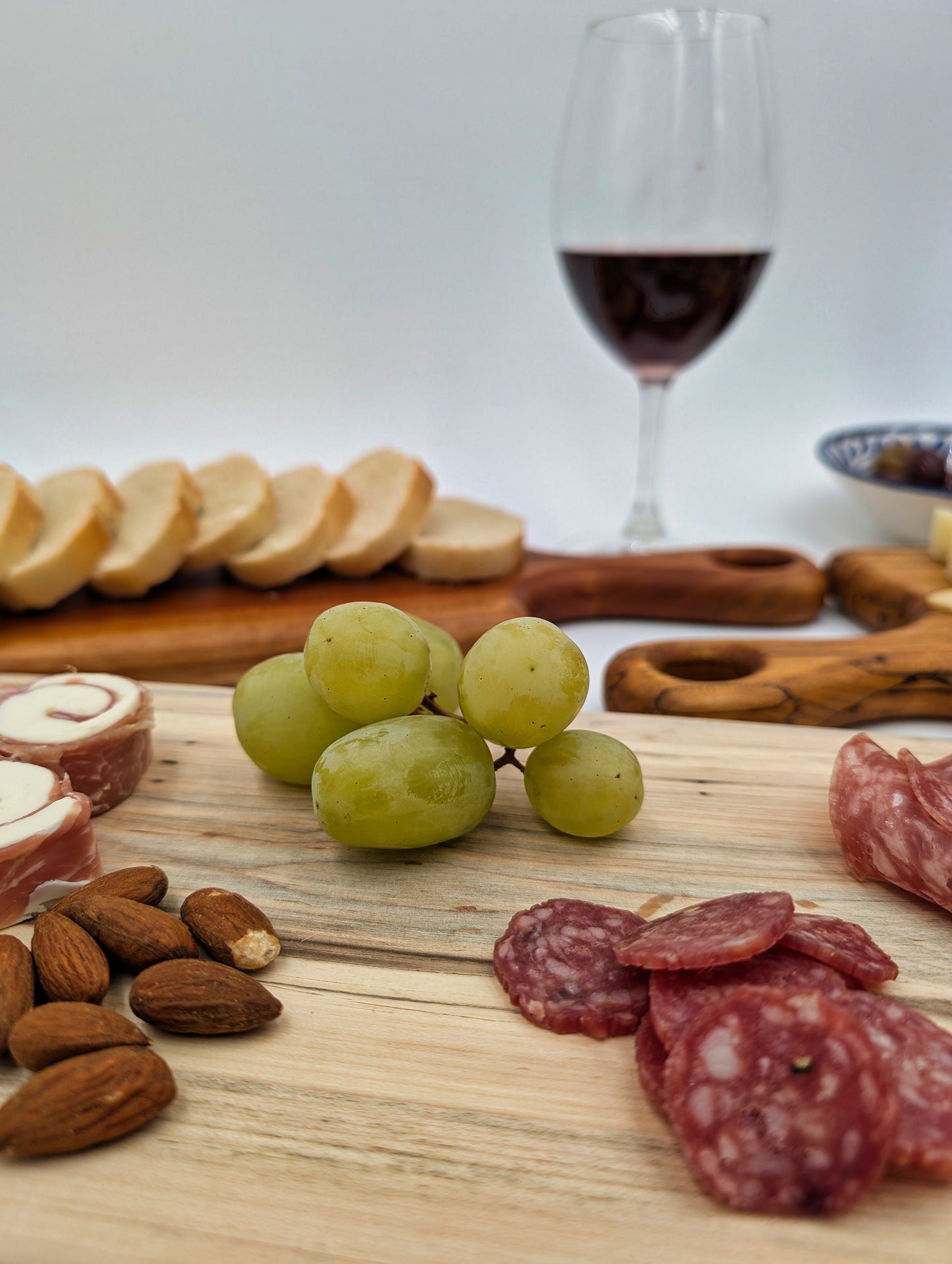 Natural Wood Charcuterie Board / Cutting Board - MED