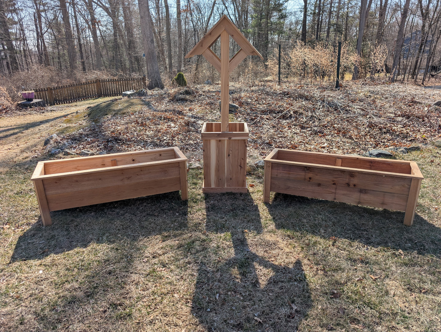 Cedar Planter Elevated - Medium 16 in. Tall