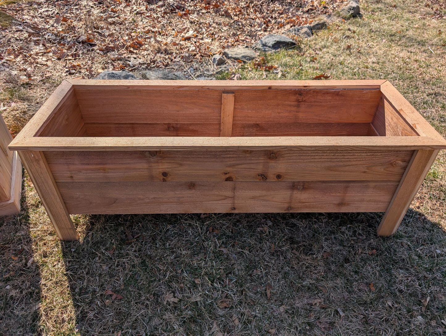 Cedar Planter Elevated - Medium 16 in. Tall